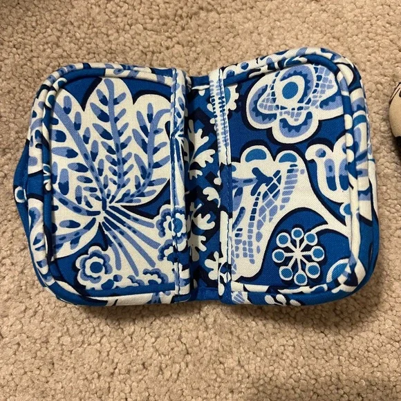 Vera Bradley Wallet and Coin Purse - Picture 3 of 3